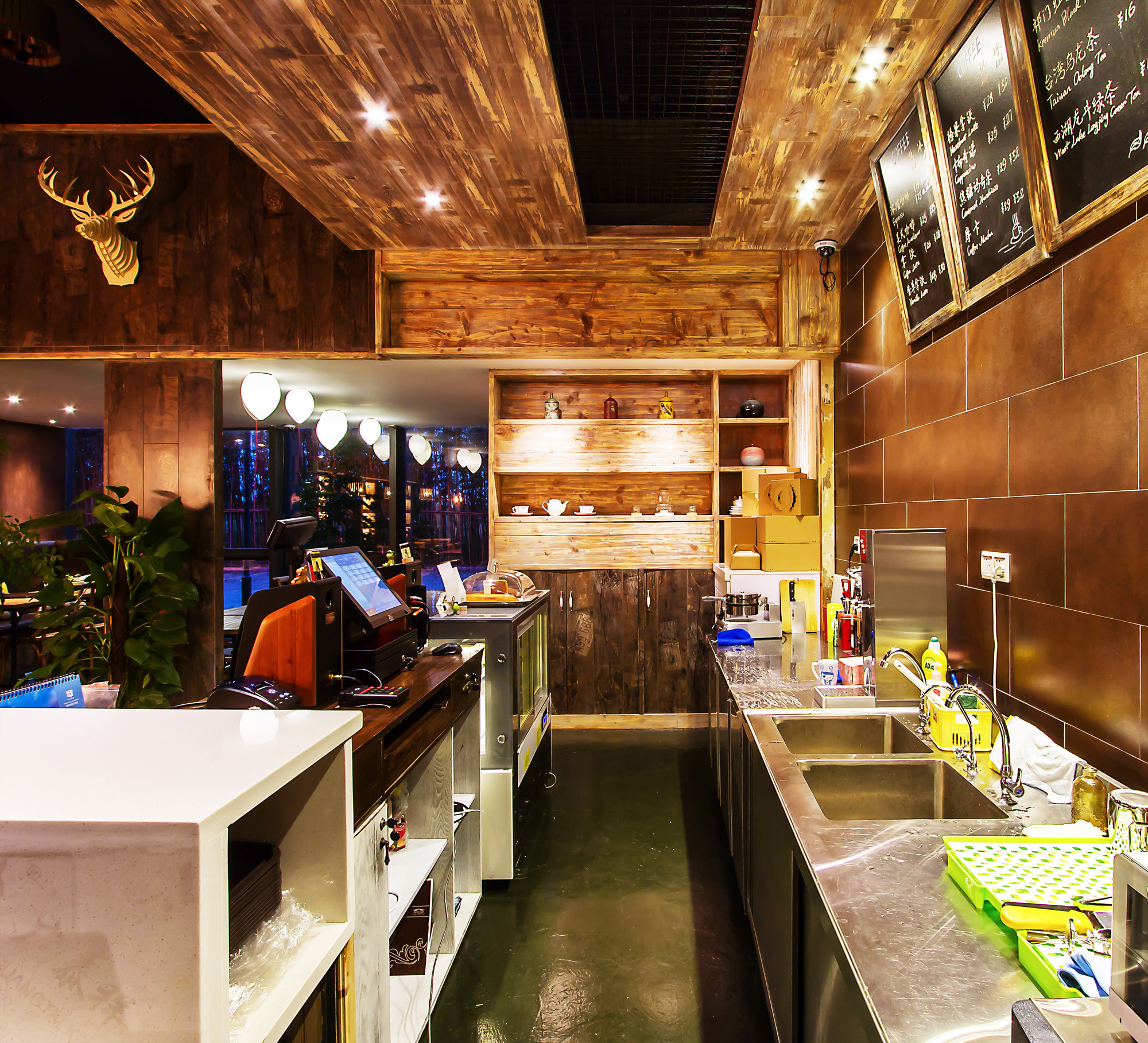 虹口區(qū)美式工業(yè)風咖啡廳裝修設計-第4張圖片-上海古都建筑設計集團