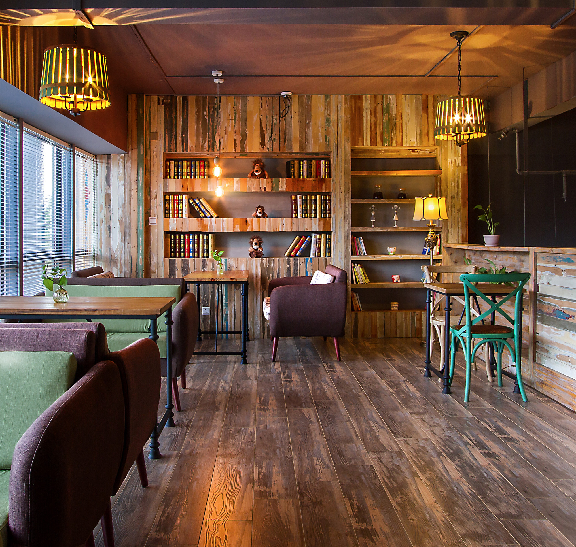 虹口區(qū)美式工業(yè)風咖啡廳裝修設計-第6張圖片-上海古都建筑設計集團