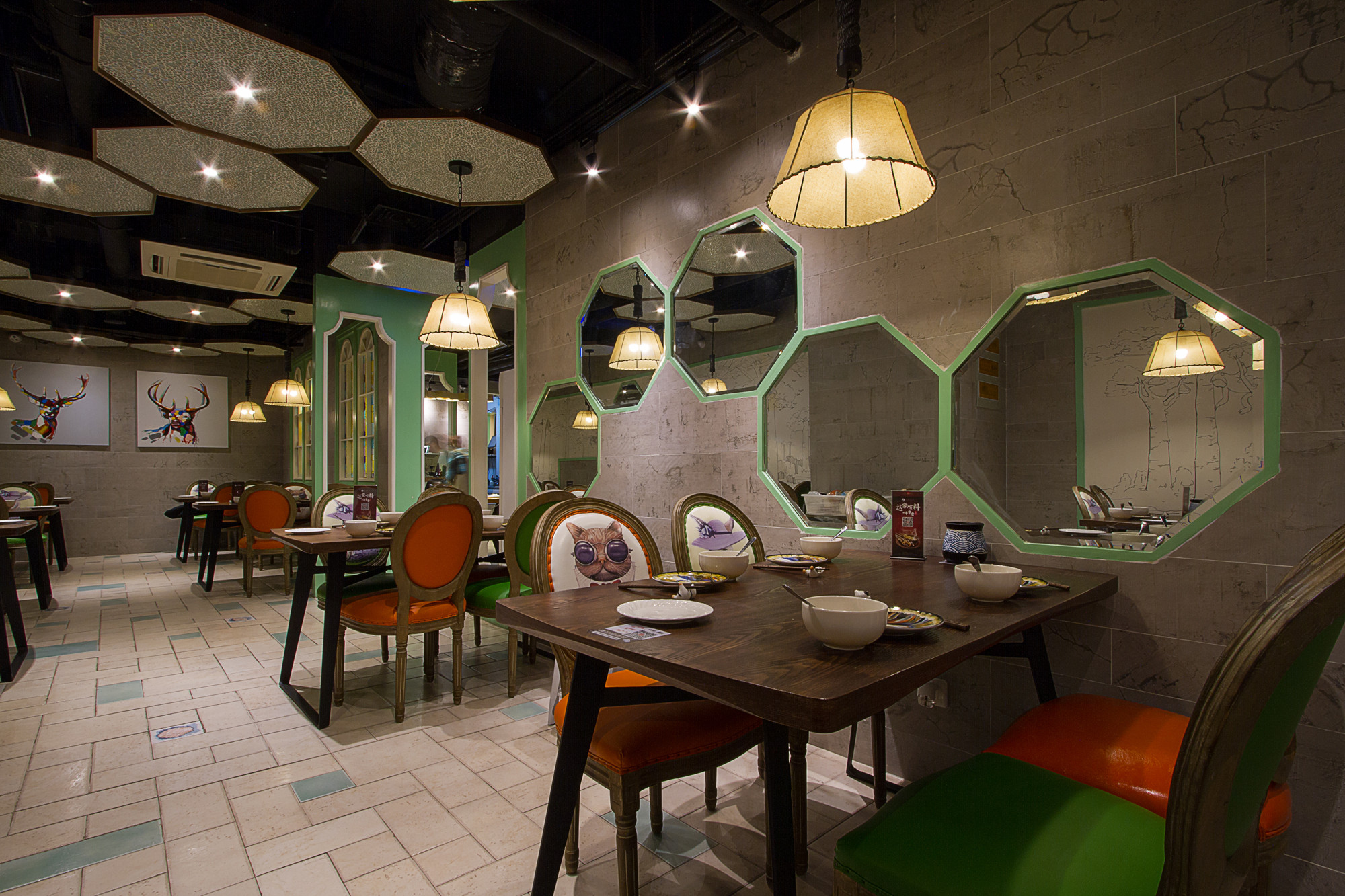 懷舊風(fēng)格茶餐廳裝修設(shè)計-第4張圖片-上海古都建筑設(shè)計集團(tuán)