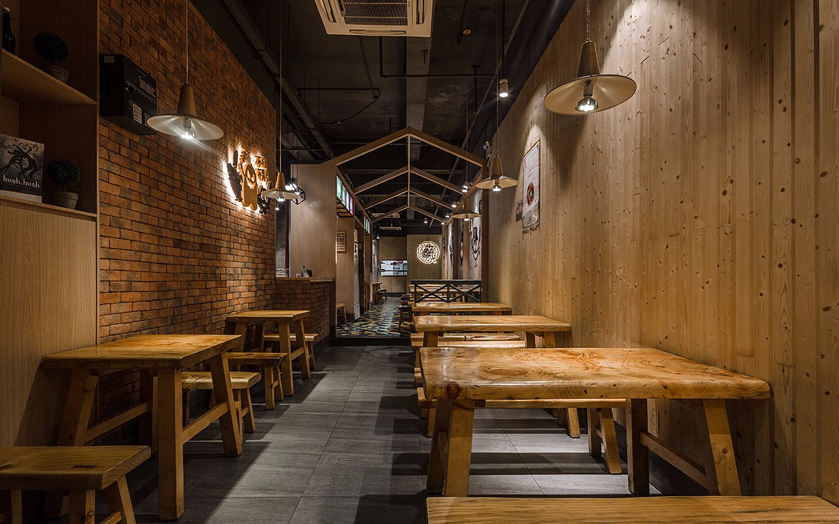 全木風(fēng)格燒烤店裝修設(shè)計-第2張圖片-上海古都建筑設(shè)計集團