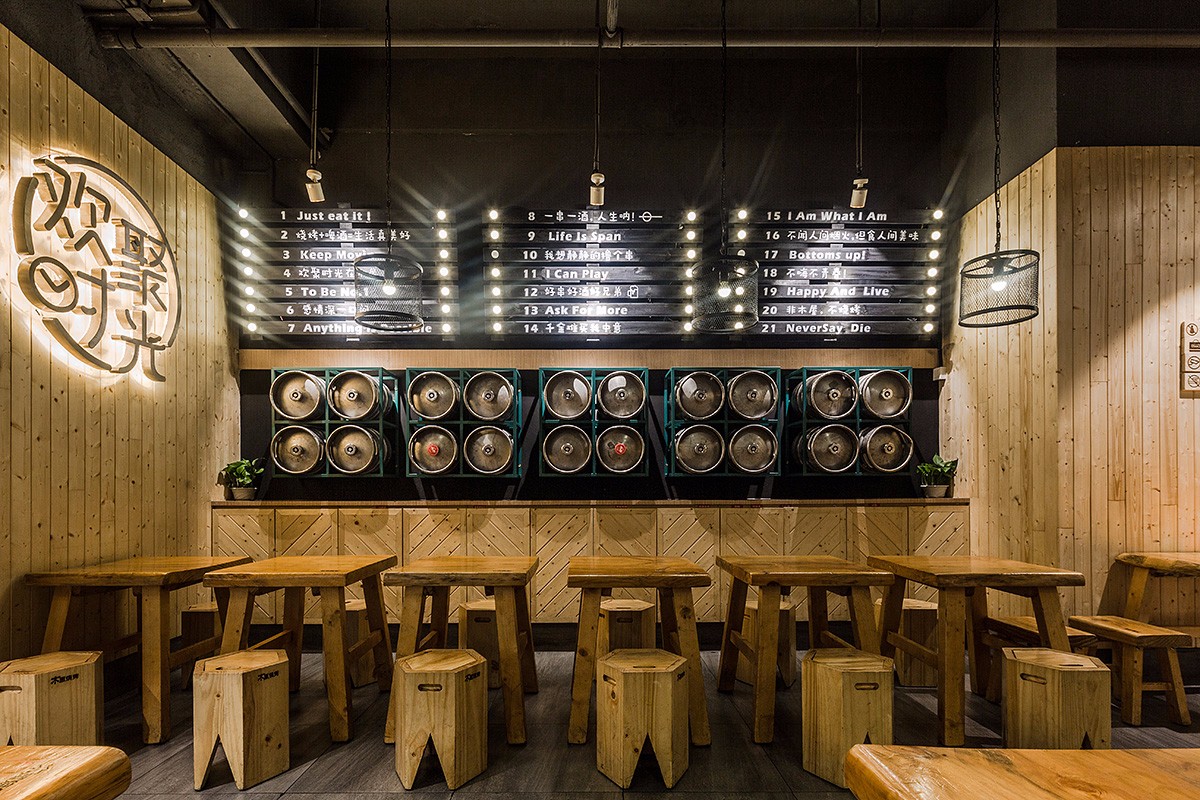 全木風(fēng)格燒烤店裝修設(shè)計-第4張圖片-上海古都建筑設(shè)計集團