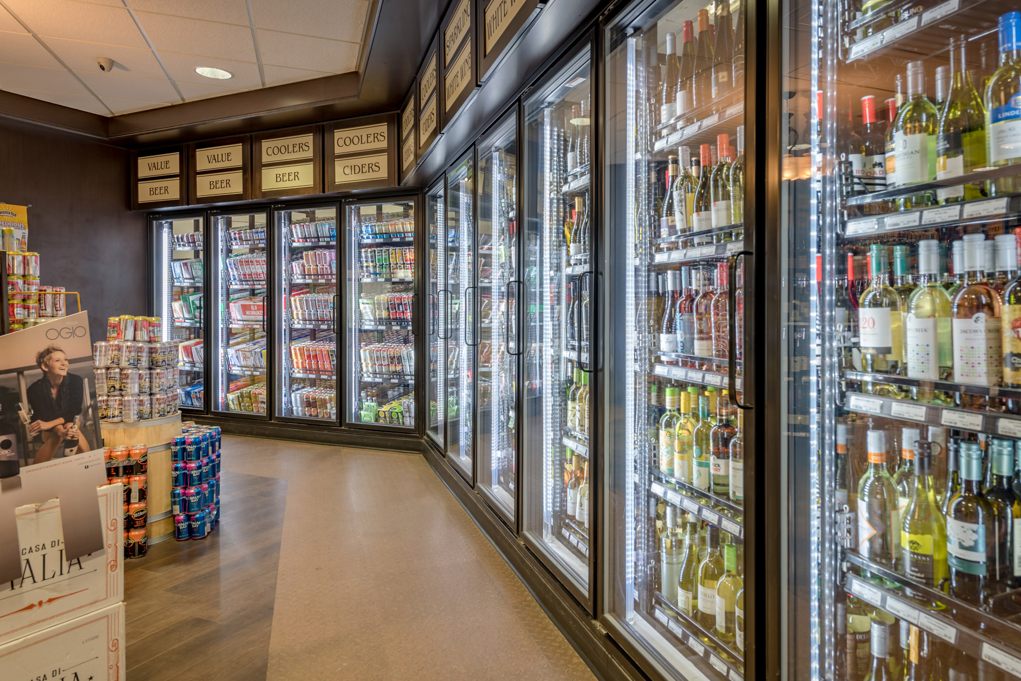 現(xiàn)代工業(yè)風酒莊裝修設計-第3張圖片-上海古都建筑設計集團