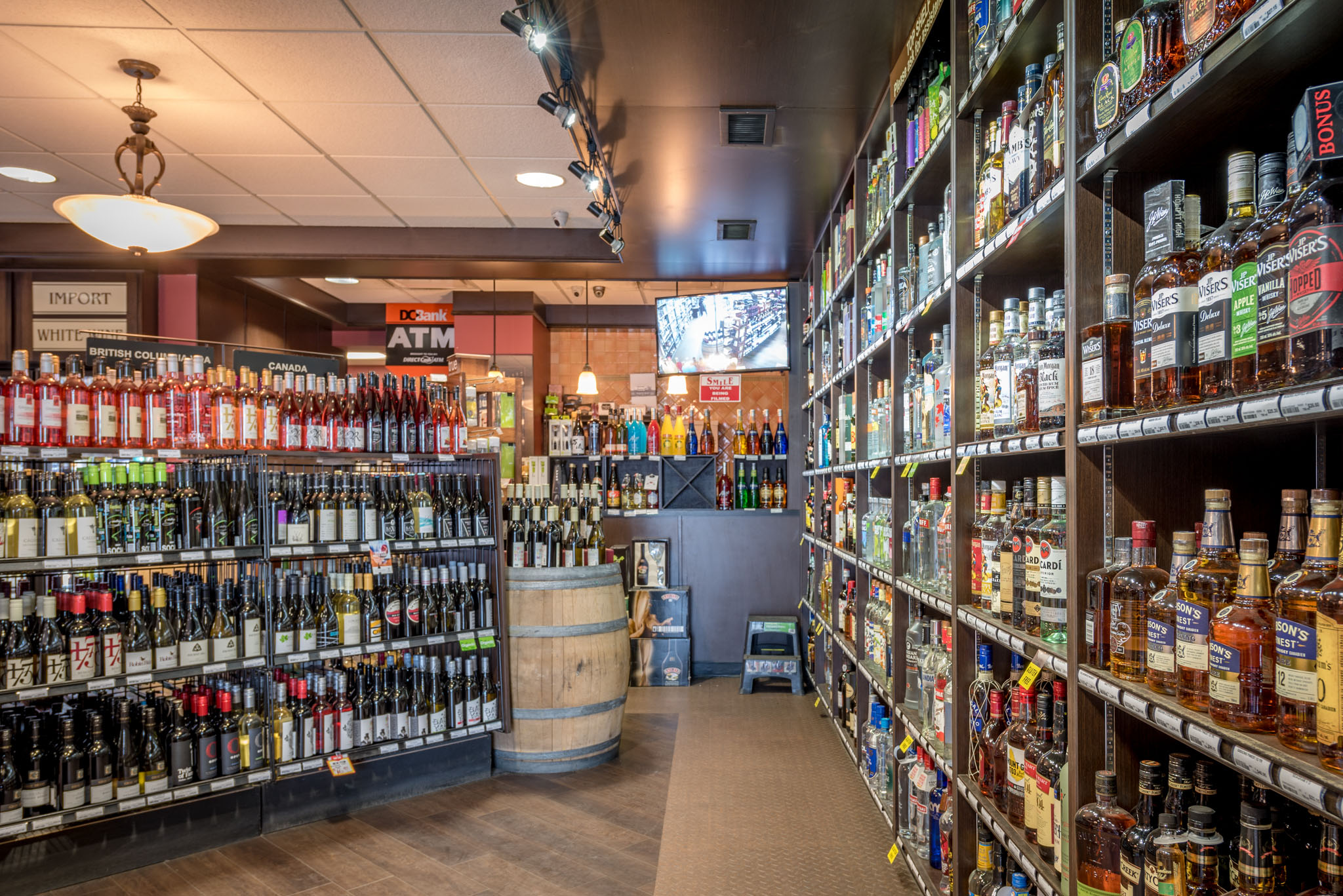 現(xiàn)代工業(yè)風酒莊裝修設計-第5張圖片-上海古都建筑設計集團